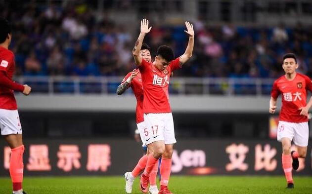  纽伦堡锋线双星联袂发威，双双戴帽主导大胜局面  